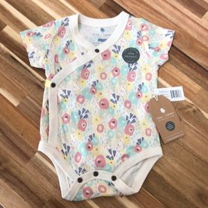 Finn + Emma Infant Girls Short Sleeve One Piece Organic Bodysuit 12-18 Months
